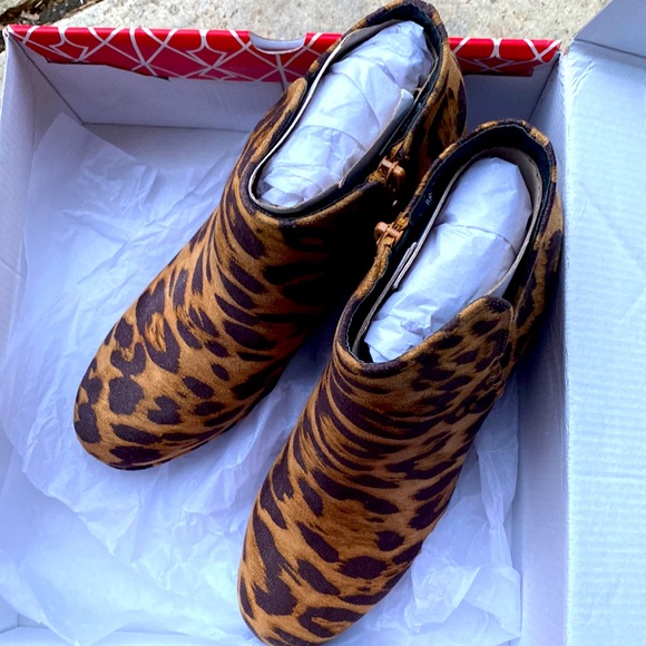 Women’s Rampage Boots - Leopard print, size 8 - Picture 2 of 5